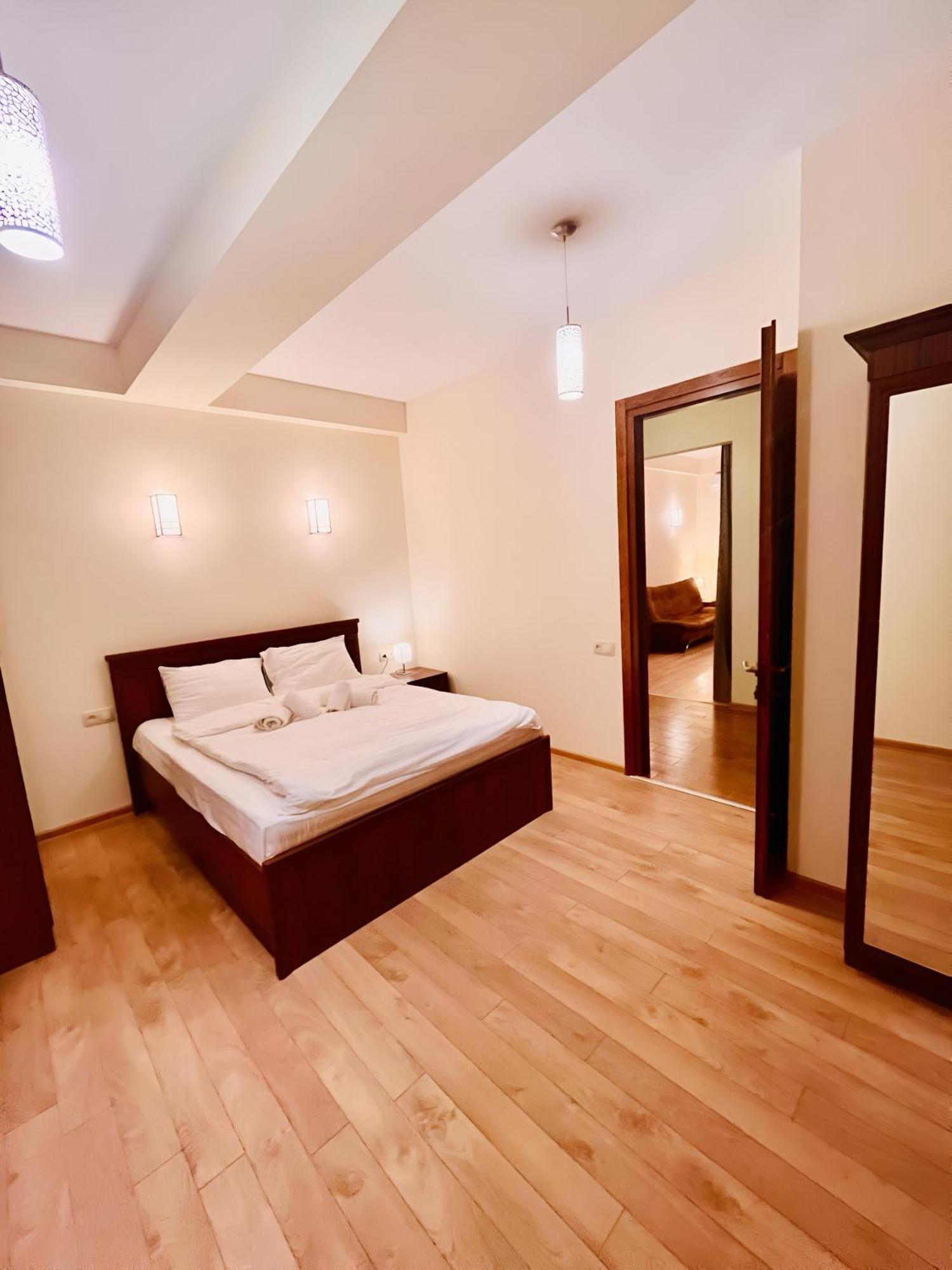 British House 4*